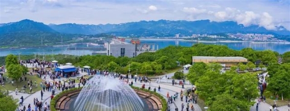 三峡大坝免票十年：放弃20亿收入的深远回报
