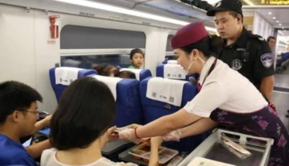 一趟火车上千人，却连几十份快餐都无法卖不掉？如今已经有了答案