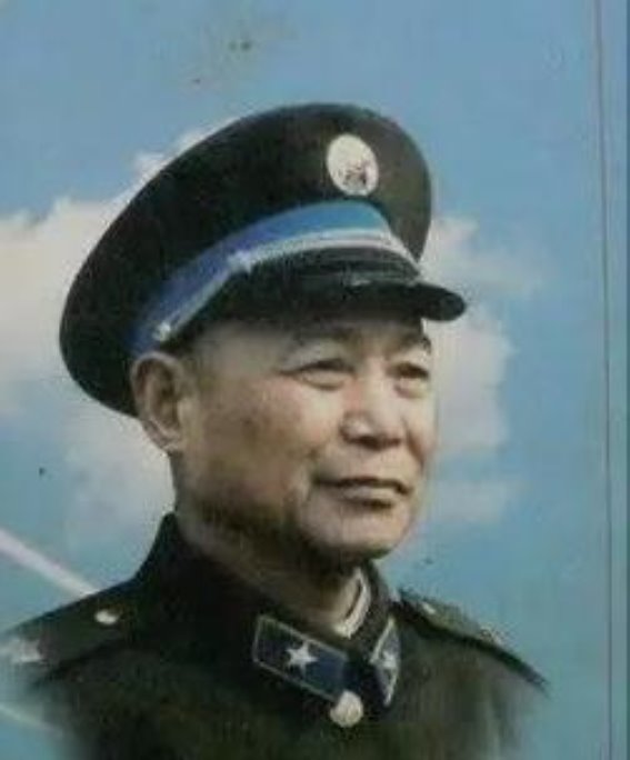 肖健章：战火中的坚守与荣耀