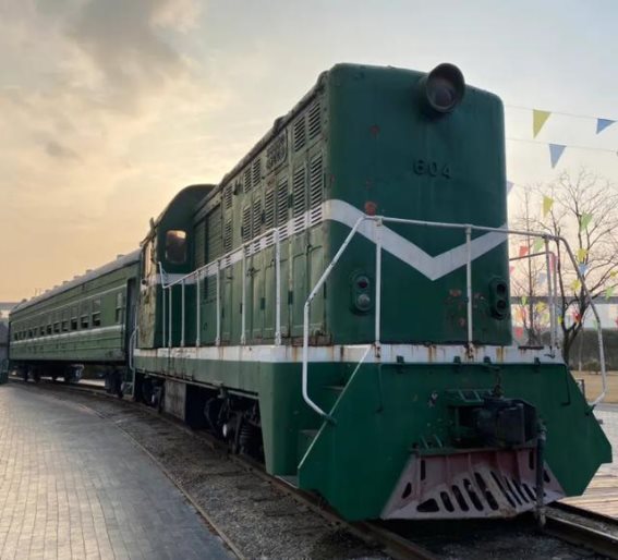 绿皮火车：中国的公益服务、经济引擎和文化传承