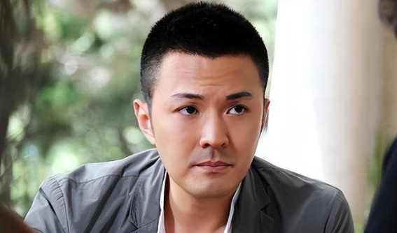 于小伟：事业巅峰与家庭温馨的完美平衡