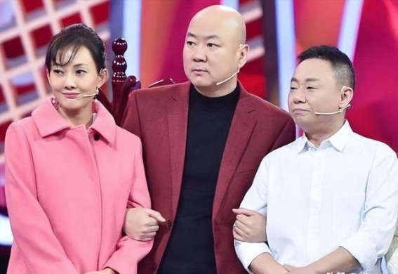 沉浮三十年，郭冬临如何一句话跌落神坛，深陷舆论漩涡