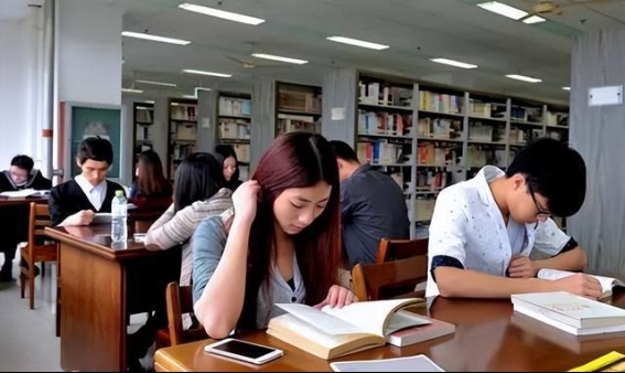 同学聚会：共享情谊与生活的美好