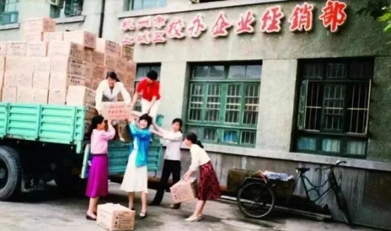 宗庆后：企业传奇与家庭情深