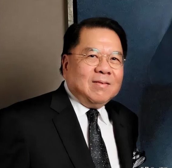 从广东到新加坡的传奇：董伟喆家族的百年商业传奇