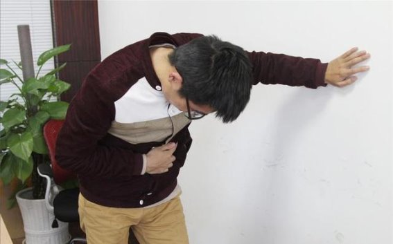 不听劝告的代价：53岁男子被诊断为前列腺癌，老伴心痛不已