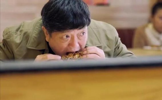 胃不好真的不能吃豆腐？医生提醒：这四种食物也要少吃，早知早健康