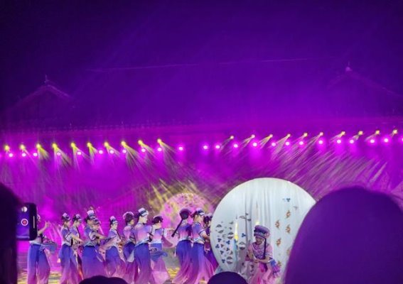 黔西南的多彩风情：民族文化的璀璨绽放