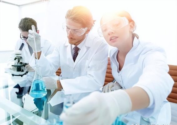 50岁后，男性该如何科学撸铁，走出身体的困境？