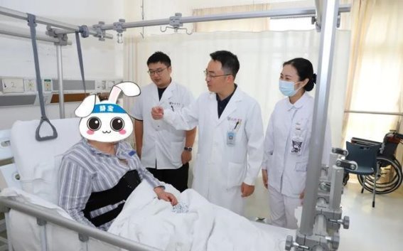 上海十院脊柱外科微创技术成功救治七旬阿婆