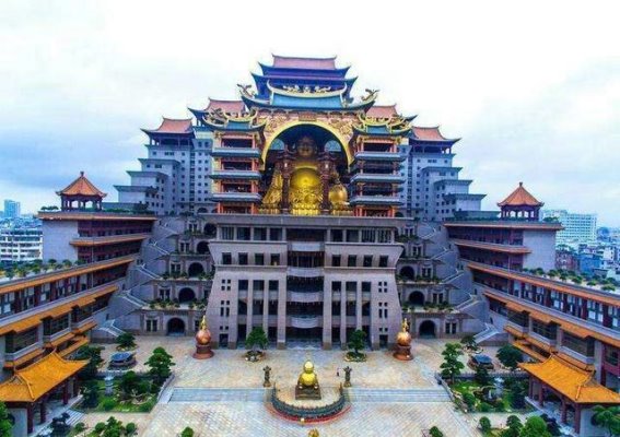 没想到玉林那么厉害，居然还是“世界裤都”，每日产量70万条！在广西的东南部，有一个名为玉林的地方。玉林不仅有着“千年古州、岭南都会”的美誉，还因为某个独特的原因被冠以“世界裤都”的称号。很多人对玉林的印象或许还停留在吃狗肉的误解中。但今天，我要为大家揭开玉林的另一面。