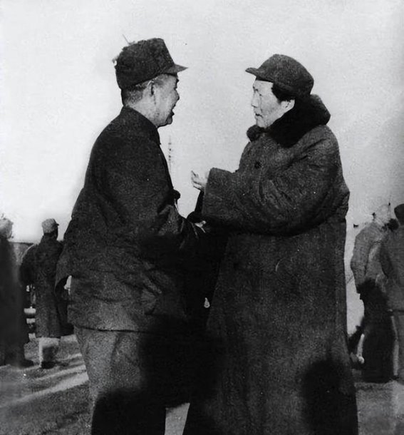 1959年人民代表大会前的秘密指令：贺龙要求陈明仁不带枪入场的背后故事