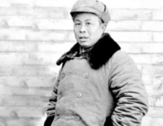 荣光与归属：肖新槐将军的军旅岁月与乡村生活