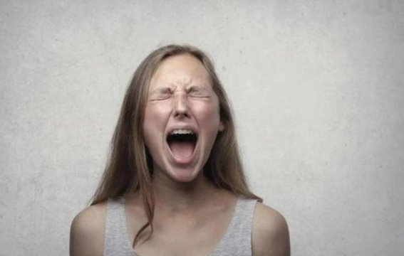 女性最佳绝经期已揭晓，妇科专家：接近这个年龄更理想