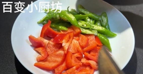 炒丝瓜的完美技巧：如何让丝瓜翠绿不出水、保持营养美味
