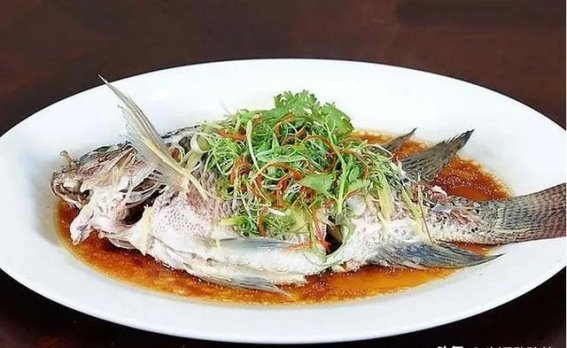 这道清蒸鲫鱼，竟然让无数人回味无穷