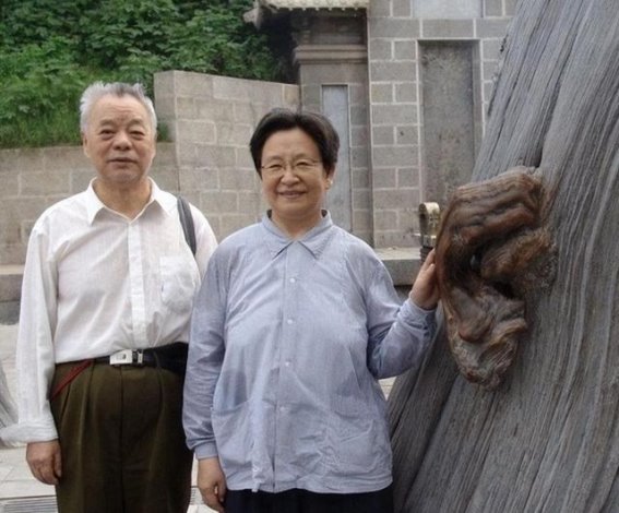 李讷的隐秘艰辛：从“红色公主”到普通人的心路历程